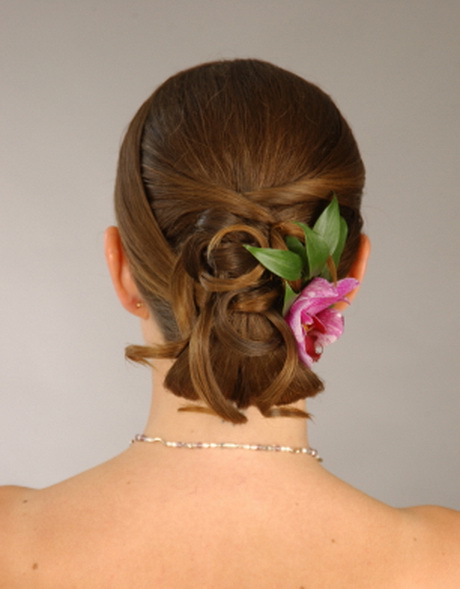 chignon-cheveux-mi-long-mariage-40-10 Chignon cheveux mi long mariage