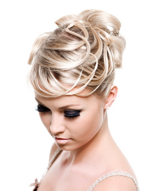 coiffure-chignon-haut-mariage-38 Coiffure chignon haut mariage