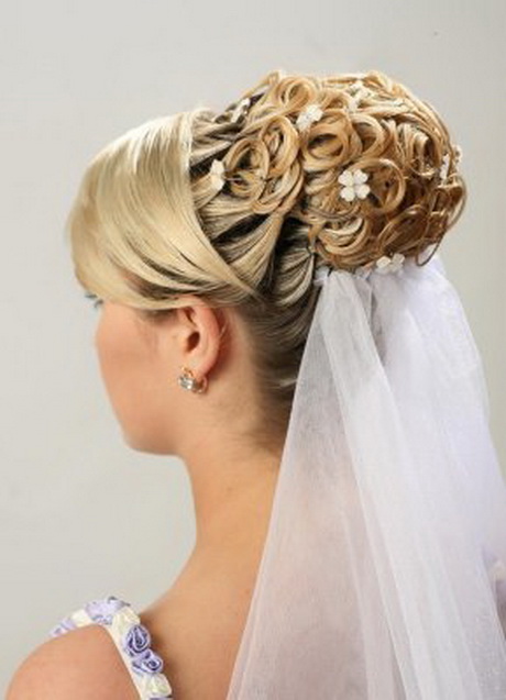 coiffure-de-marie-2015-97-14 Coiffure de mariée 2015