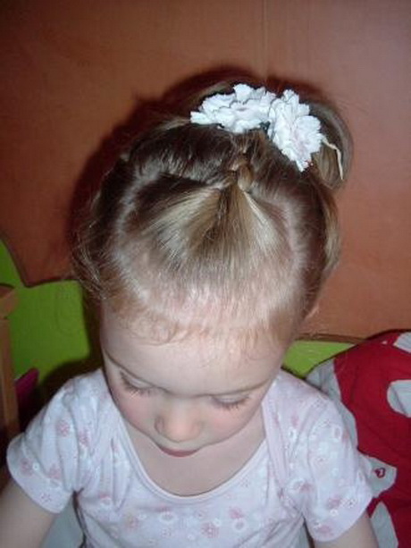coiffure-fillette-pour-mariage-56 Coiffure fillette pour mariage