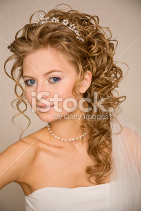 coiffure-mariage-cheveux-friss-73-14 Coiffure mariage cheveux frisés