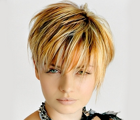 coiffure-mode-cheveux-courts-femme-77 Coiffure mode cheveux courts femme
