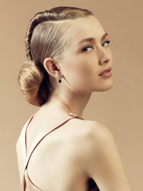 chignon-soire-cheveux-longs-33_11 Chignon soirée cheveux longs