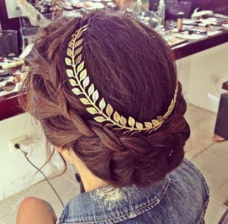 coiffure-chignon-swag-52_12 Coiffure chignon swag