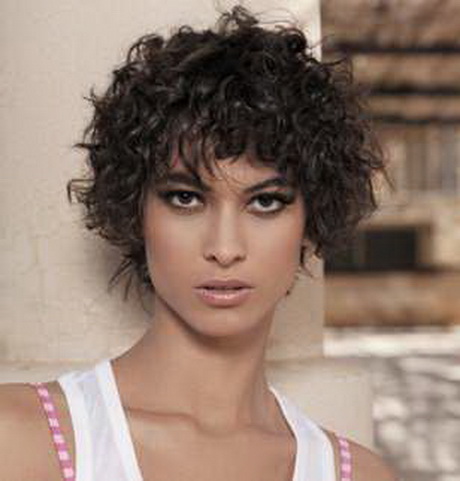 modele-coiffure-boucle-25_18 Modele coiffure bouclée