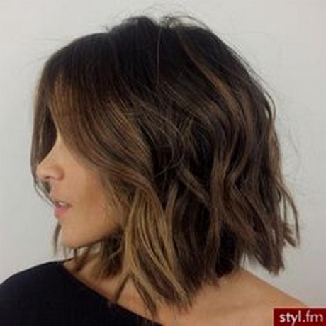 coiffure-tendance-2018-femme-cheveux-mi-long-70_17 Coiffure tendance 2018 femme cheveux mi long