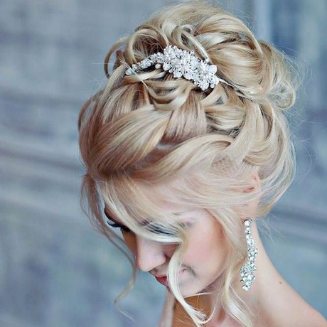 chignon-haut-mariage-2018-31_11 Chignon haut mariage 2018