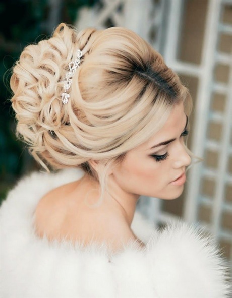 chignon-haut-mariage-2018-31_2 Chignon haut mariage 2018