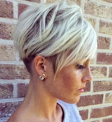 coupe-cheveux-court-femme-tendance-2018-05_11 Coupe cheveux court femme tendance 2018