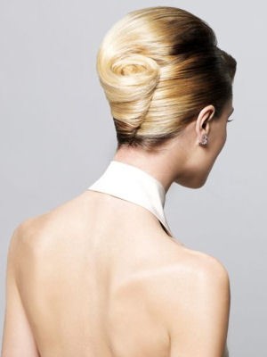 chignon-banane-mariage-coiffure-21_17 Chignon banane mariage coiffure