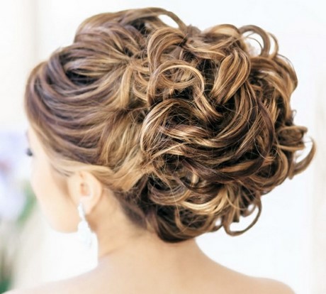 chignon-mariage-volumineux-54_2 Chignon mariage volumineux