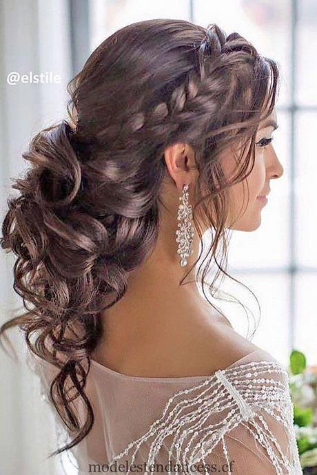 coiffure-mariage-2019-cheveux-mi-long-50_8 Coiffure mariage 2019 cheveux mi long