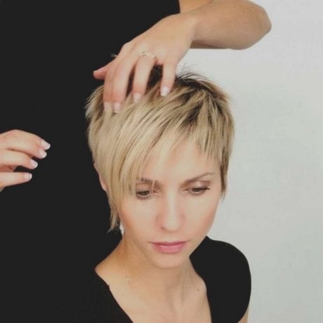 coupe-cheveux-courte-femme-2019-75_15 Coupe cheveux courte femme 2019