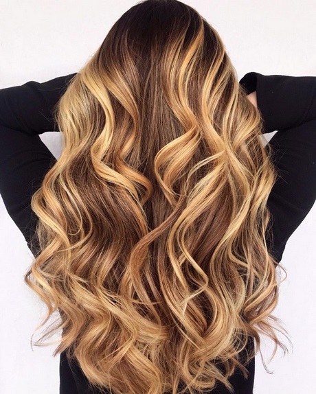coupe-de-cheveux-long-femme-tendance-2022-92_5 Coupe de cheveux long femme tendance 2022