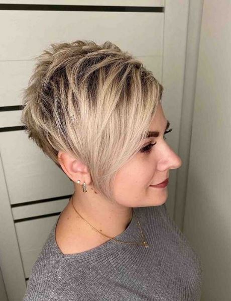 coupe-de-cheveux-femme-2023-carre-plongeant-62_8 Coupe de cheveux femme 2023 carré plongeant