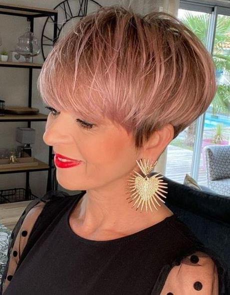 tendance-cheveux-courts-2023-49_10 Tendance cheveux courts 2023