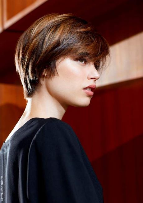 coupe-cheveux-courts-tendance-2020-70_7 Coupe cheveux courts tendance 2020