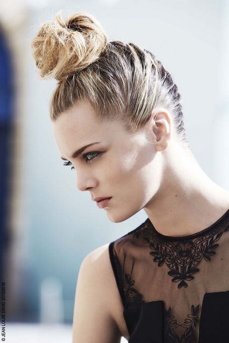 chignon-rock-top-tendance-75_4 Chignon rock top tendance