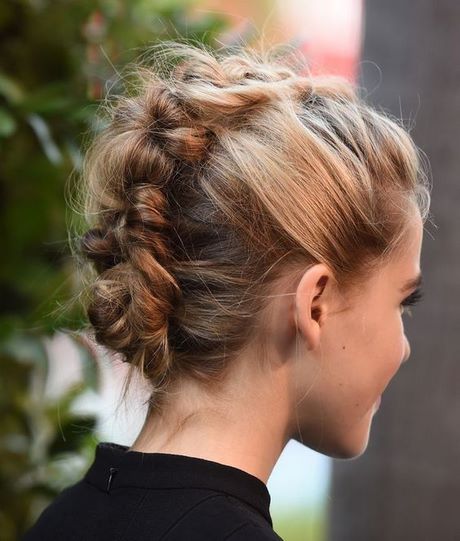 chignon-rock-top-tendance-75_5 Chignon rock top tendance