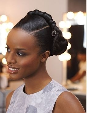 coiffure-africaine-chignon-mariage-24_11 Coiffure africaine chignon mariage