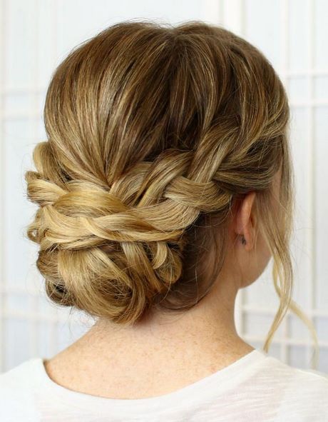 coiffure-chignon-bas-tresse-31_4 Coiffure chignon bas tressé