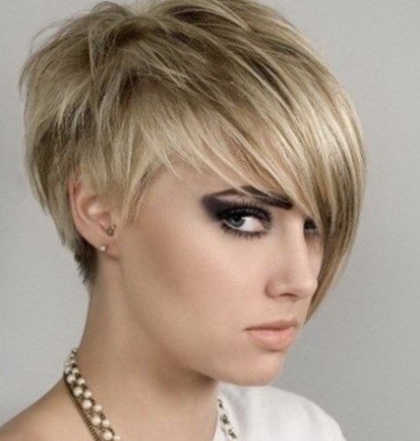 coiffure-courte-tendance-femme-77_4 Coiffure courte tendance femme