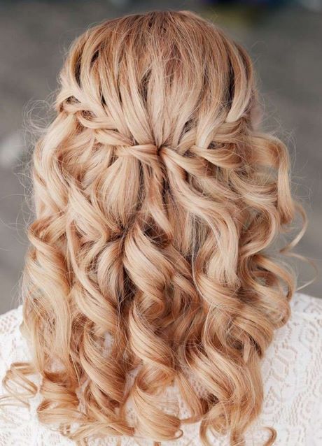 coiffure-mariage-tresse-et-boucle-73_3 Coiffure mariage tresse et boucle