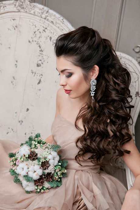 coiffure-mariee-cheveux-longs-boucles-60_9 Coiffure mariée cheveux longs bouclés