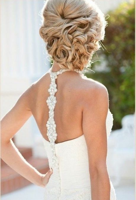 modele-chignon-mariage-cheveux-mi-long-08_7 Modele chignon mariage cheveux mi long