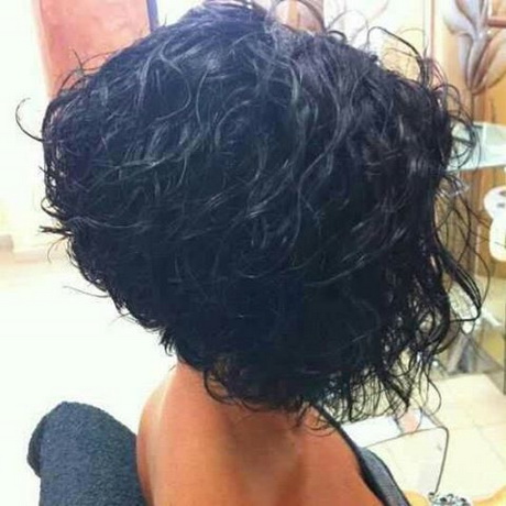 Coupe carre degrade cheveux frises