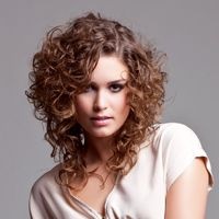 coiffure-pour-cheveux-boucls-femme-65_18 Coiffure pour cheveux bouclés femme