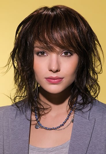 Coupe de cheveux mi long avec volume  Beauté et style