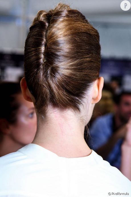  Chignon banane cheveux mi long 