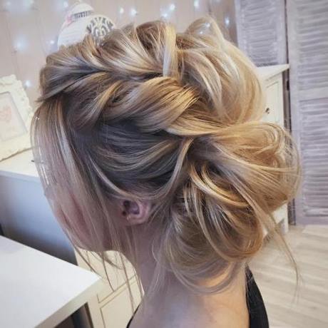 chignon-cheveux-epaule-65_5 Chignon cheveux epaule