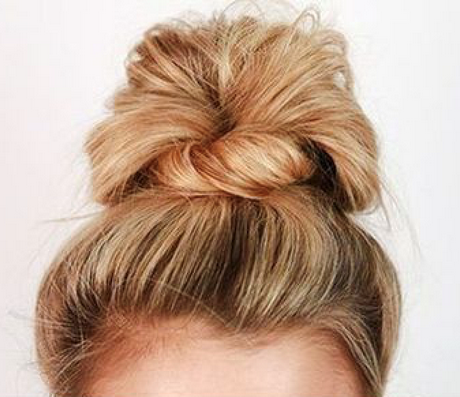 chignon-fouilli-cheveux-longs-24_3 Chignon fouilli cheveux longs