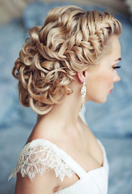 coiffure-mariage-cheveux-boucles-attaches-25 Coiffure mariage cheveux bouclés attachés