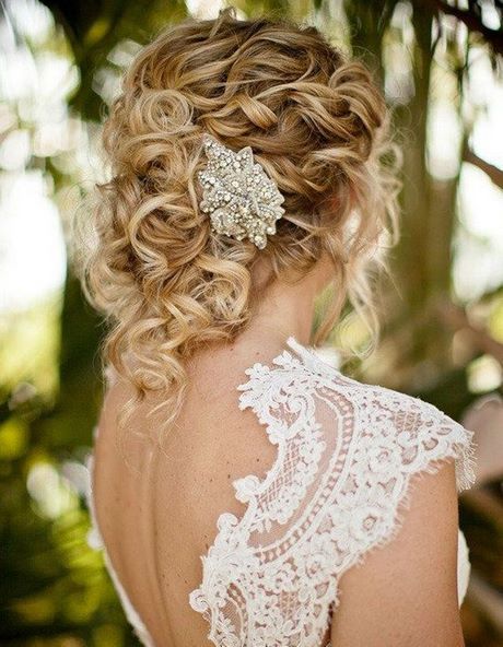 coiffure-mariage-cheveux-courts-frises-74_9 Coiffure mariage cheveux courts frisés