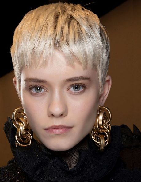 cheveux-court-tendance-2021-18_14 Cheveux court tendance 2021