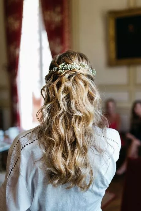 coiffure-mariage-2023-cheveux-long-89-2 Coiffure mariage 2023 cheveux long