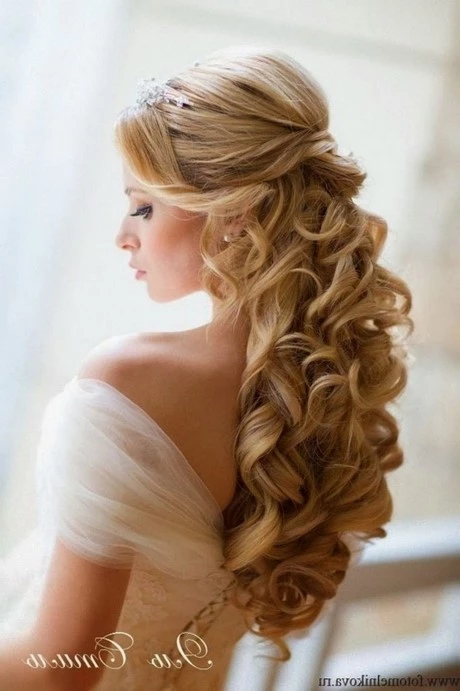 coiffure-mariage-2023-cheveux-long-89_4-10 Coiffure mariage 2023 cheveux long