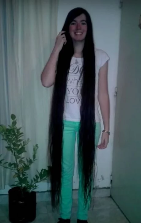 les-cheveux-les-plus-long-du-monde-2023-36-1 Les cheveux les plus long du monde 2023