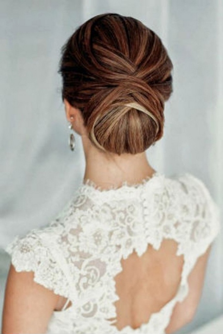 chignon-bas-cheveux-mi-long-87 Chignon bas cheveux mi long