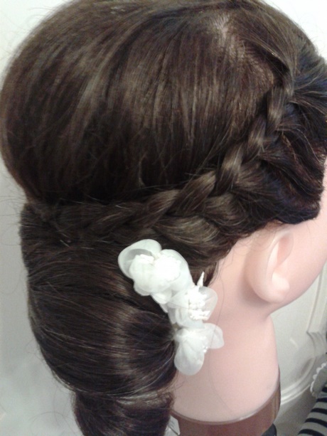 chignon-bas-cheveux-mi-long-87_5 Chignon bas cheveux mi long