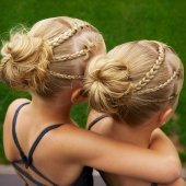 chignon-pour-petite-fille-mariage-85_17 Chignon pour petite fille mariage