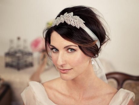 chignon-sur-cheveux-courts-pour-mariage-63 Chignon sur cheveux courts pour mariage