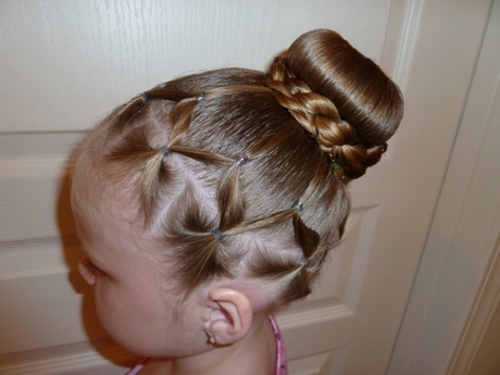 chignon-tresse-petite-fille-87_16 Chignon tresse petite fille