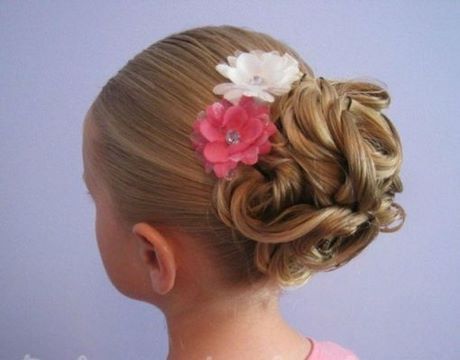 coiffure-chignon-fille-44_10 Coiffure chignon fille