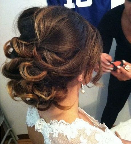 coiffure-chignon-mariage-simple-18_9 Coiffure chignon mariage simple