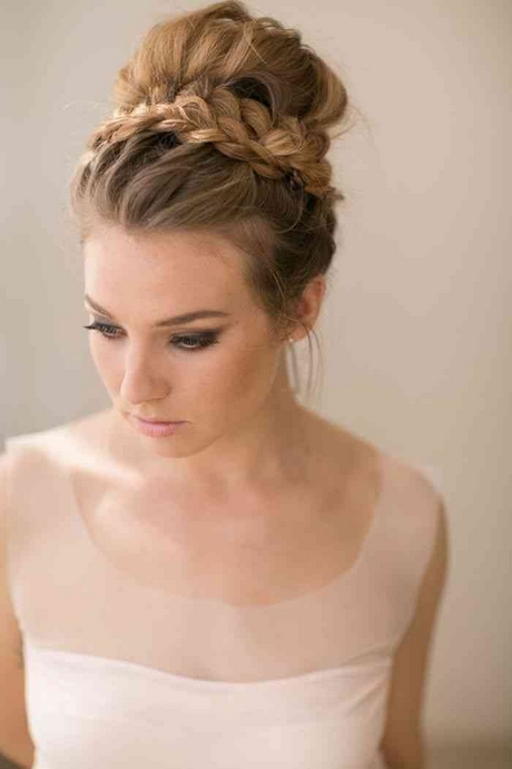 coiffure-femme-chignon-tresse-45 Coiffure femme chignon tresse