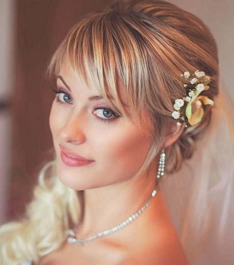 coiffure-mariage-cheveux-court-mi-long-73_12 Coiffure mariage cheveux court mi long